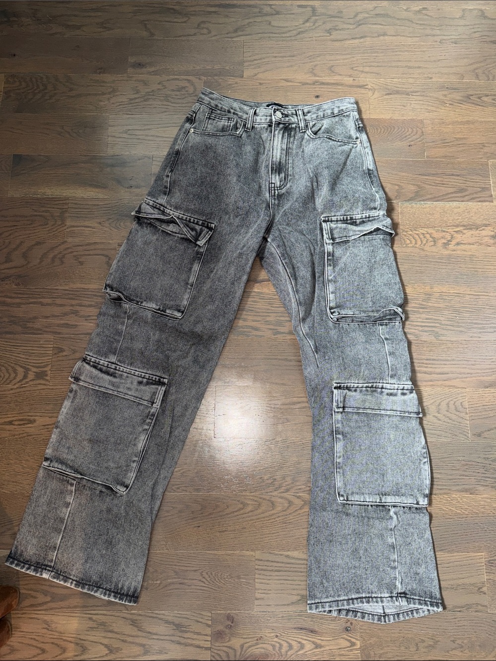 PrettyLittleThing Grey Washed Cargo Jeans